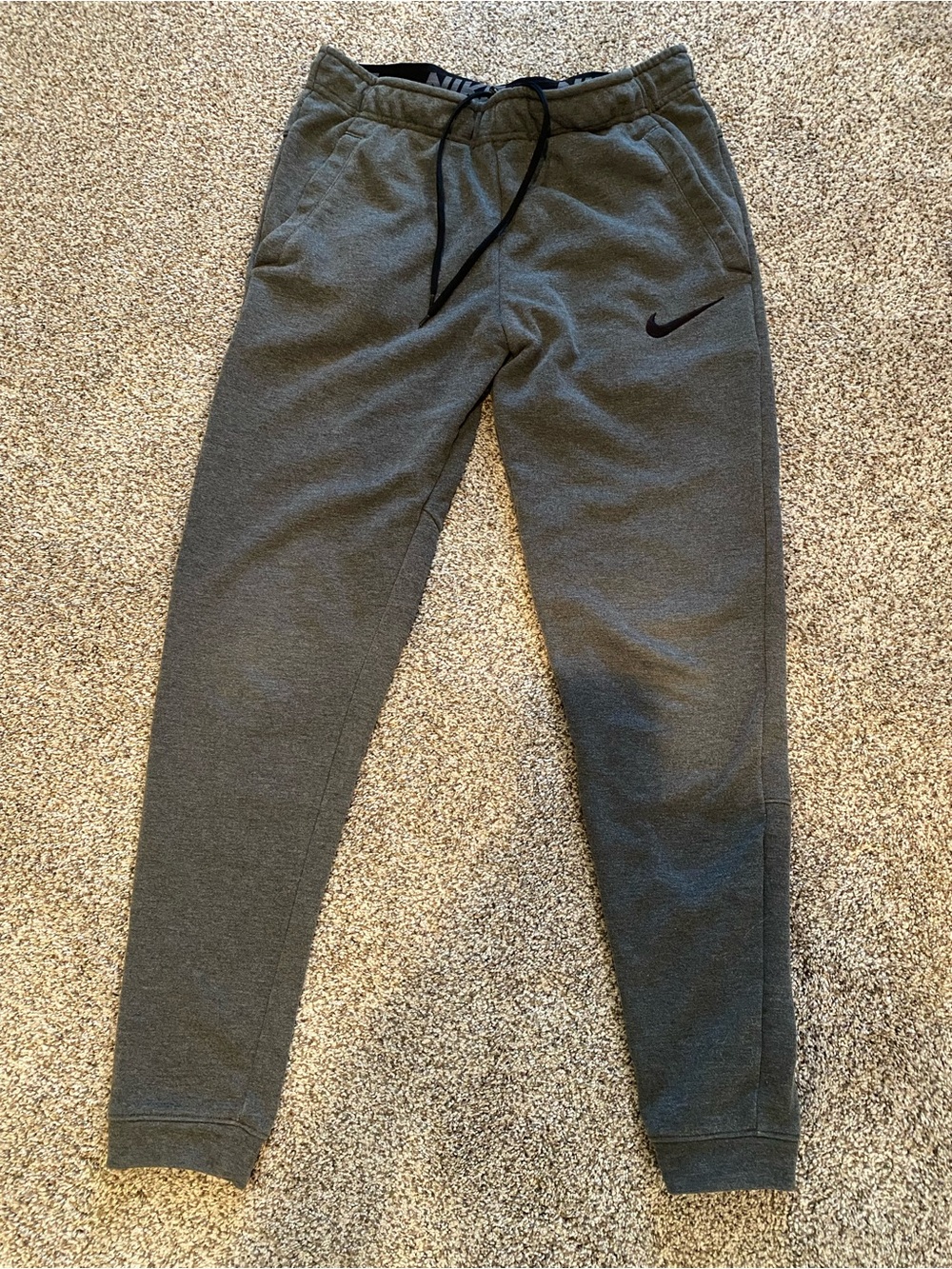 Nike Men’s Dark Gray Dri-Fit Jogger Sweatpants size small